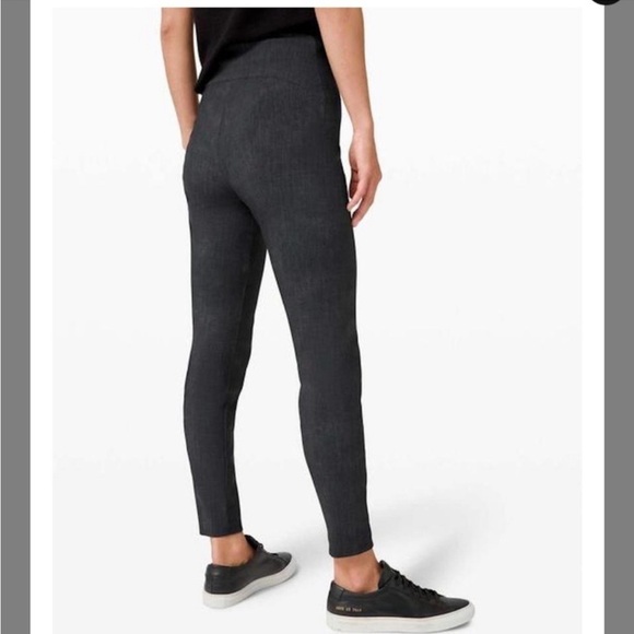 LULULEMON here to the HR pant 7/8 grey NWT - Picture 8 of 10